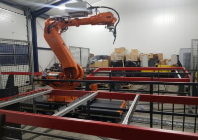 Roboterlösung zum Schweißen von Stalltoren